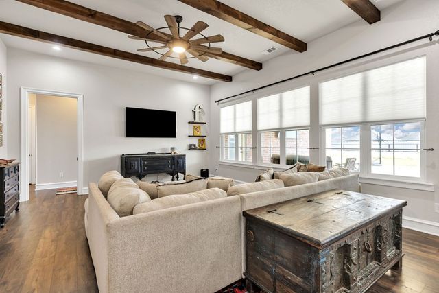 5 NW Isabella Circle, Andrews, TX 79714