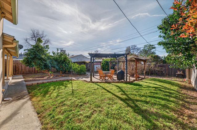 1544 Alabama Ave, West Sacramento, CA 95691