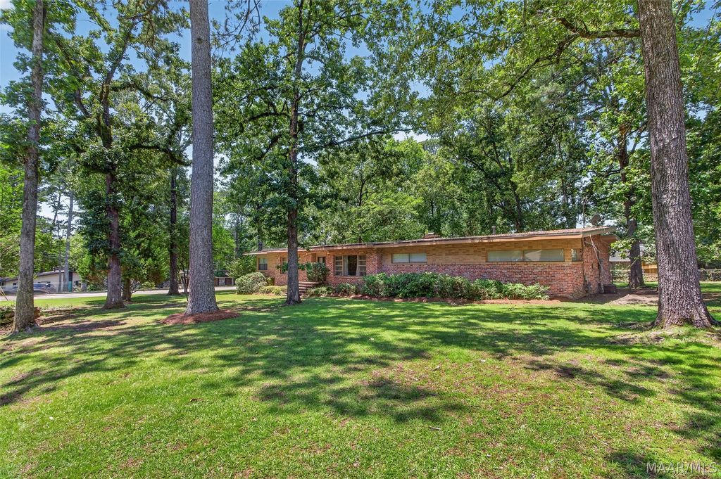 1830 HILLWOOD Drive, Montgomery, AL 36106