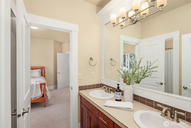 20125 SE 24th Street, Sammamish, WA 98075