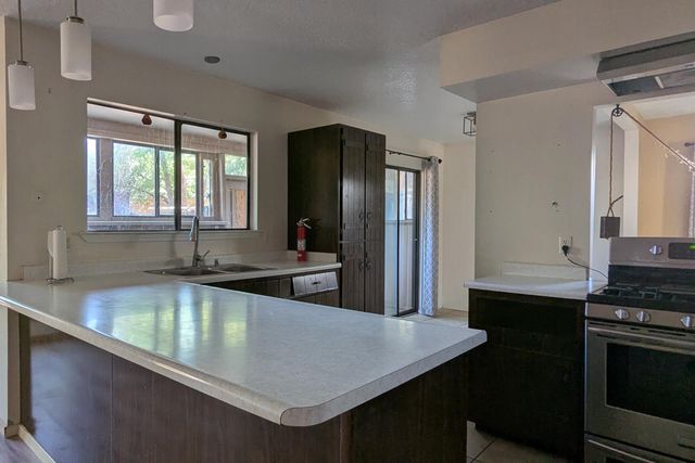 22 Garden Park Circle NW, Albuquerque, NM 87107