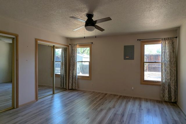 22 Garden Park Circle NW, Albuquerque, NM 87107