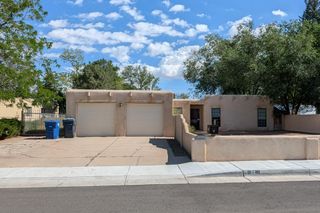 22 Garden Park Circle NW, Albuquerque, NM 87107