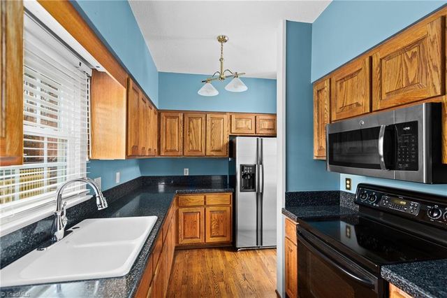 1001 Nuthatch Court, High Point, NC 27262