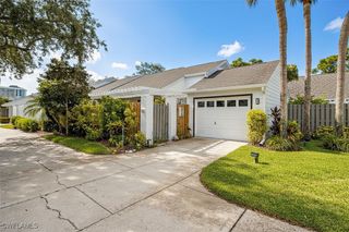 879 Meadowland DR 32, Naples, FL 34108