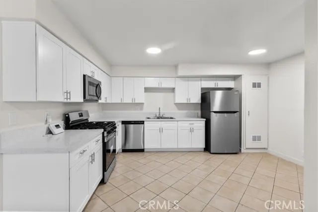 1002 Lombard Dr, Redlands, CA 92374