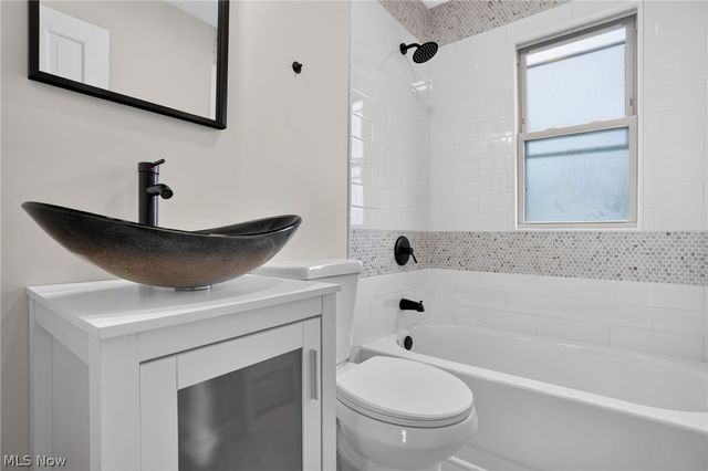 13517 Saint James Avenue, Cleveland, OH 44135