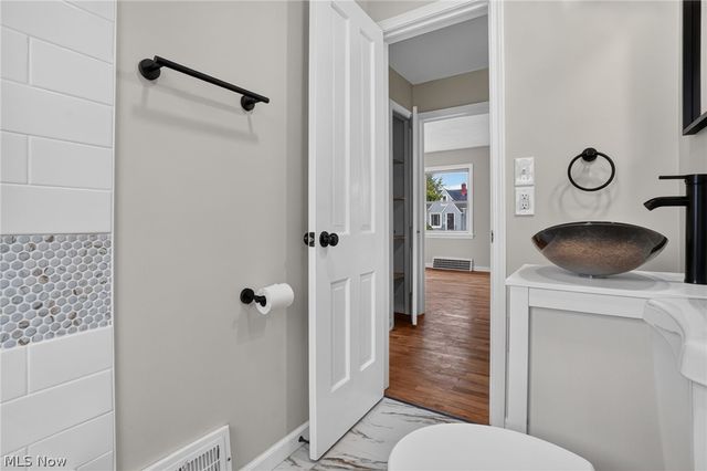 13517 Saint James Avenue, Cleveland, OH 44135