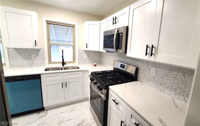 13517 Saint James Avenue, Cleveland, OH 44135