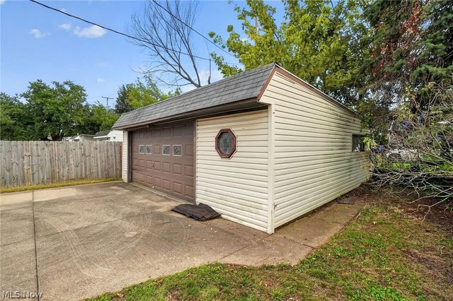13517 Saint James Avenue, Cleveland, OH 44135
