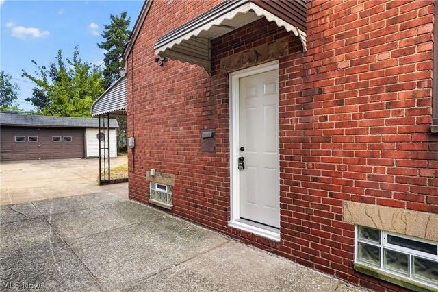 13517 Saint James Avenue, Cleveland, OH 44135