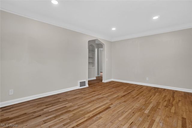 13517 Saint James Avenue, Cleveland, OH 44135