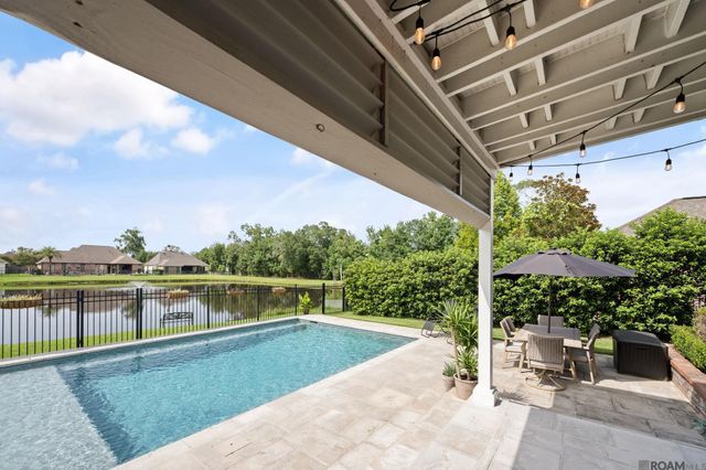 38086 Valley Woods Ct, Prairieville, LA 70769