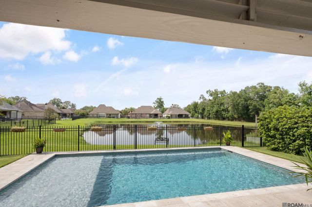 38086 Valley Woods Ct, Prairieville, LA 70769