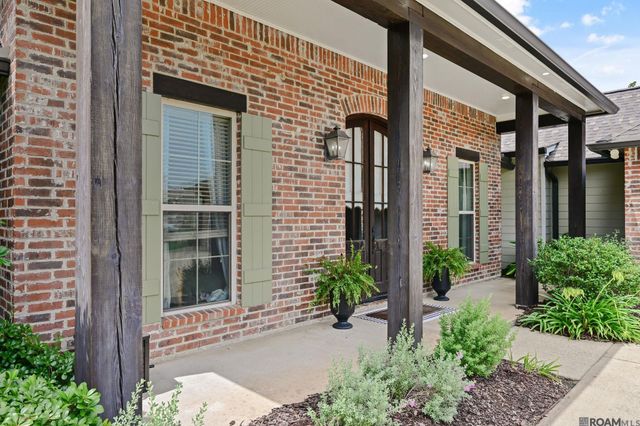 38086 Valley Woods Ct, Prairieville, LA 70769
