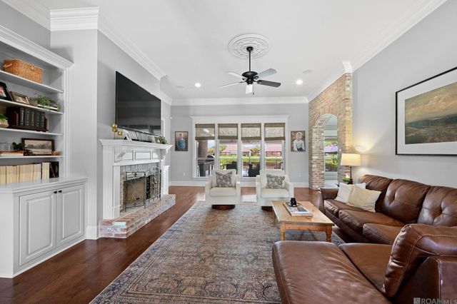 38086 Valley Woods Ct, Prairieville, LA 70769