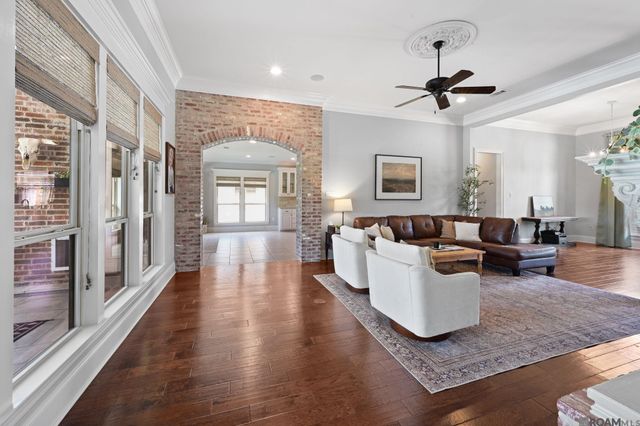38086 Valley Woods Ct, Prairieville, LA 70769