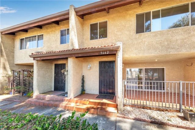 9642 Via Torino 132, Sun Valley, CA 91504