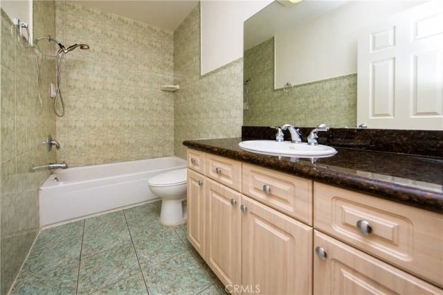 9642 Via Torino 132, Sun Valley, CA 91504