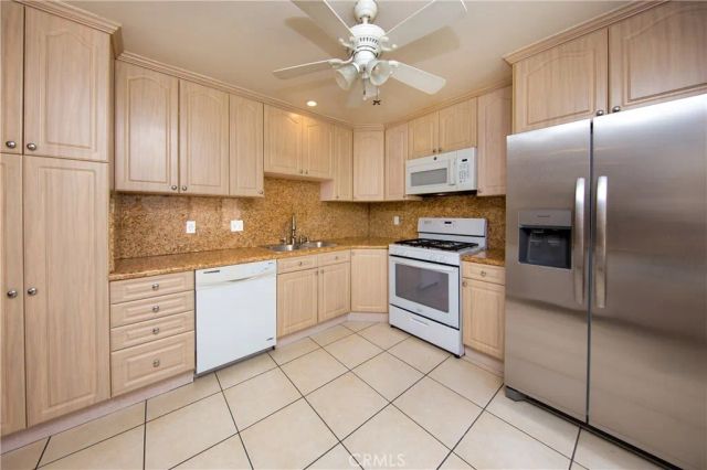 9642 Via Torino 132, Sun Valley, CA 91504