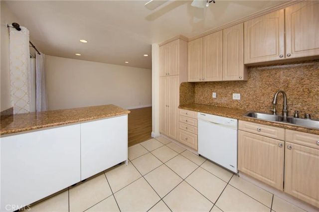 9642 Via Torino 132, Sun Valley, CA 91504