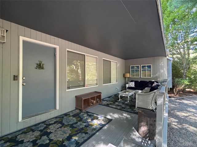 10 Glenmore Road, Hampton Bays, NY 11946