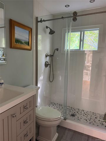 10 Glenmore Road, Hampton Bays, NY 11946