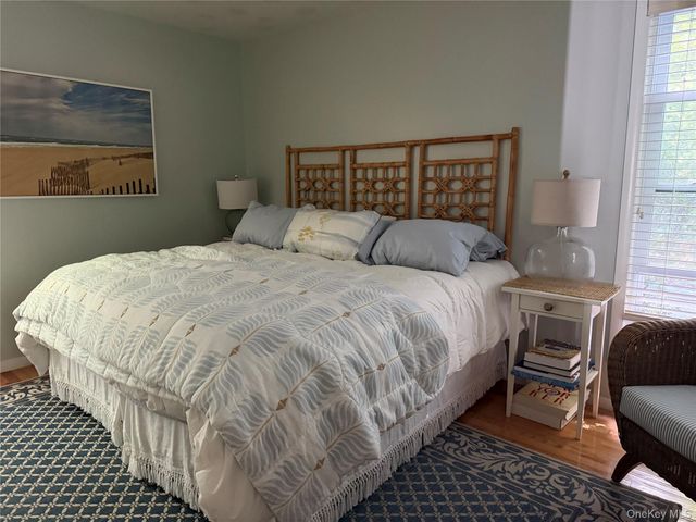 10 Glenmore Road, Hampton Bays, NY 11946