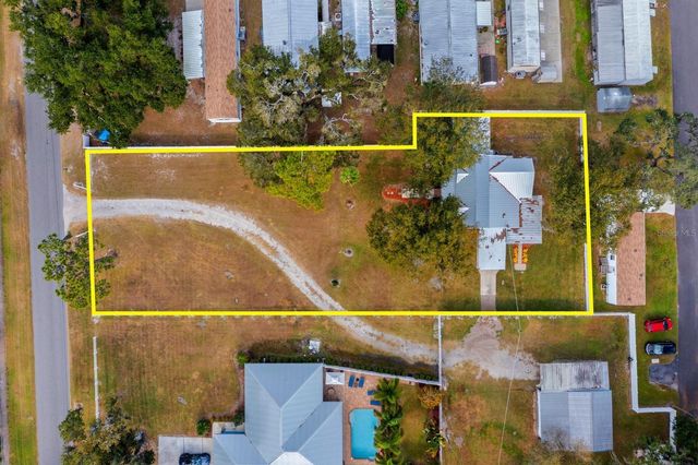 611 N WIGGINS ROAD, Plant City, FL 33566