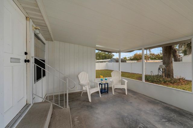 611 N WIGGINS ROAD, Plant City, FL 33566