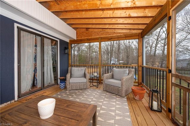 399 Comanche Drive, Advance, NC 27006