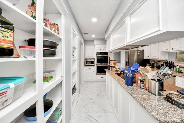 2903 Blue Glen Lane, Houston, TX 77073