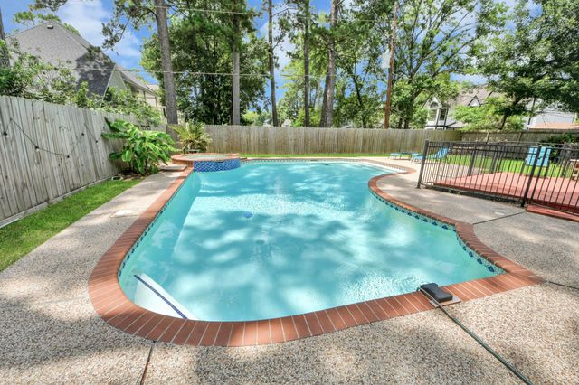 2903 Blue Glen Lane, Houston, TX 77073