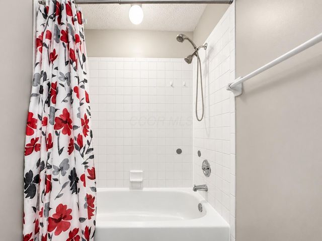 3280 Bellerive Drive, Pickerington, OH 43147