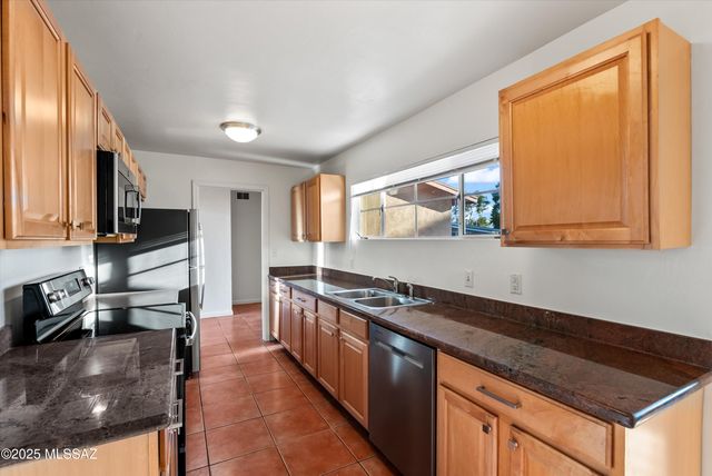 3232 N Christmas Avenue, Tucson, AZ 85716