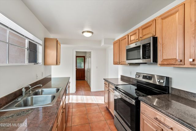 3232 N Christmas Avenue, Tucson, AZ 85716