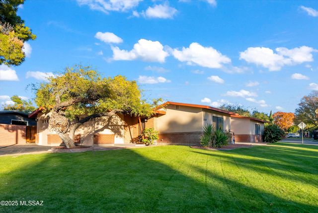 3232 N Christmas Avenue, Tucson, AZ 85716