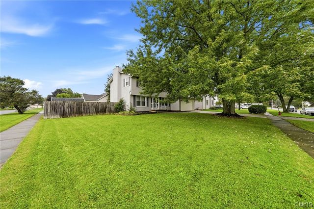 101 Park Lane Circle, Lockport City, NY 14094