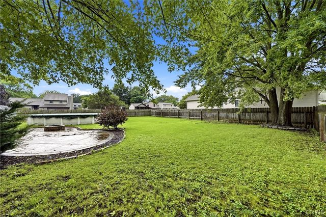 101 Park Lane Circle, Lockport City, NY 14094