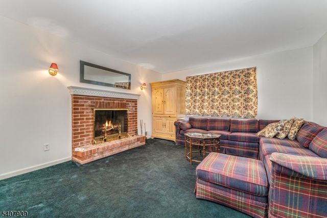 3 Meadow Lark Ct, Raritan Twp., NJ 08822