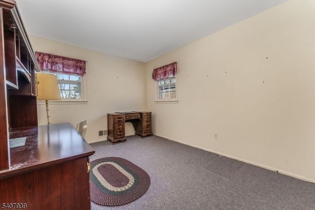 3 Meadow Lark Ct, Raritan Twp., NJ 08822