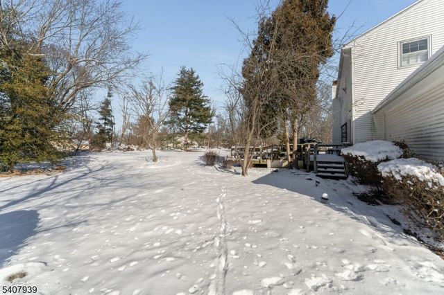 3 Meadow Lark Ct, Raritan Twp., NJ 08822