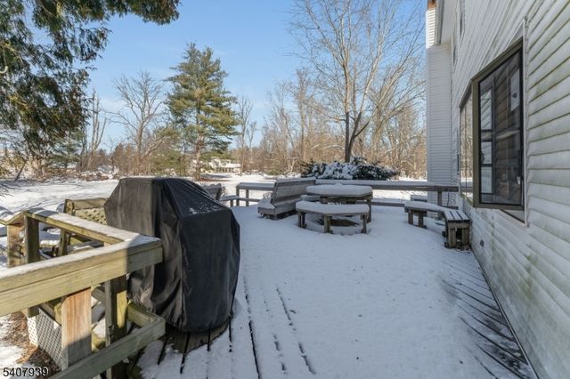 3 Meadow Lark Ct, Raritan Twp., NJ 08822