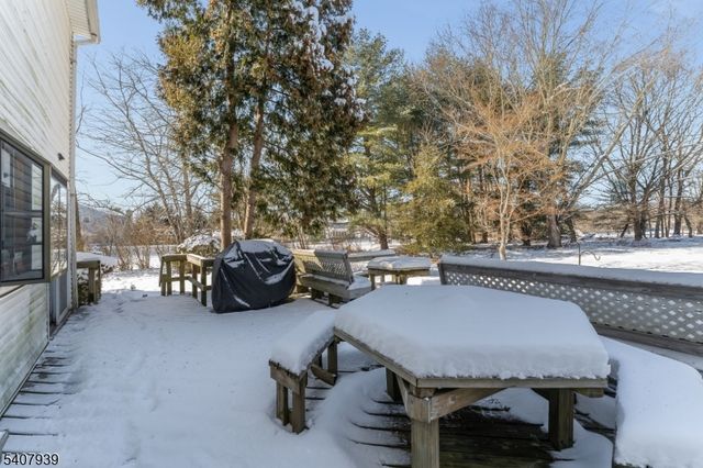 3 Meadow Lark Ct, Raritan Twp., NJ 08822