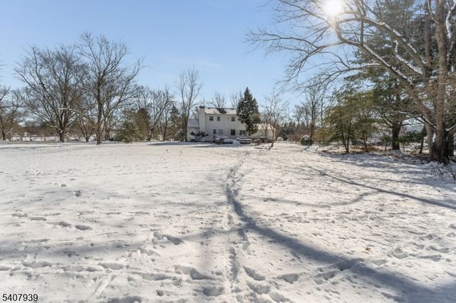 3 Meadow Lark Ct, Raritan Twp., NJ 08822