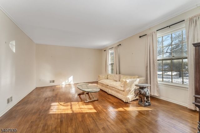 3 Meadow Lark Ct, Raritan Twp., NJ 08822