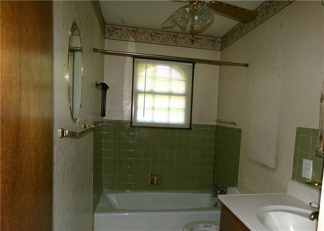 1403 Ridgeway Drive, Richmond, MO 64085