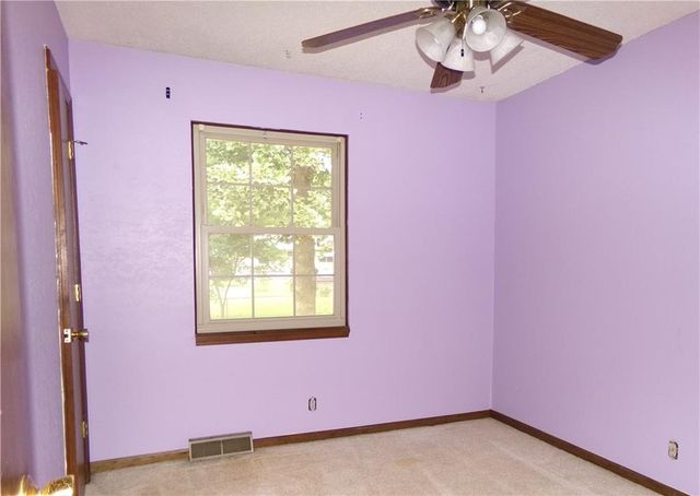 1403 Ridgeway Drive, Richmond, MO 64085