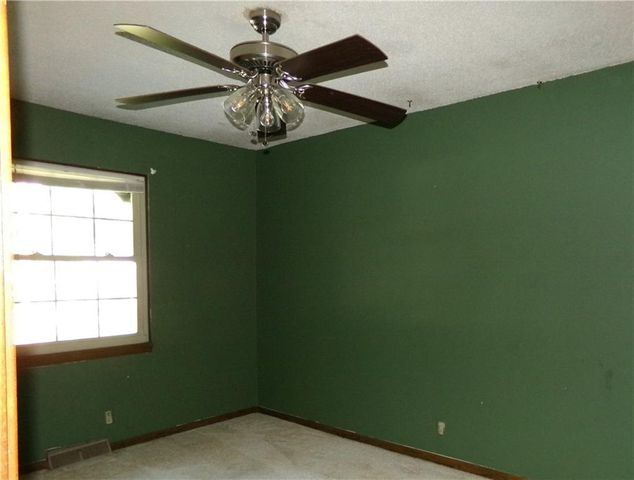 1403 Ridgeway Drive, Richmond, MO 64085