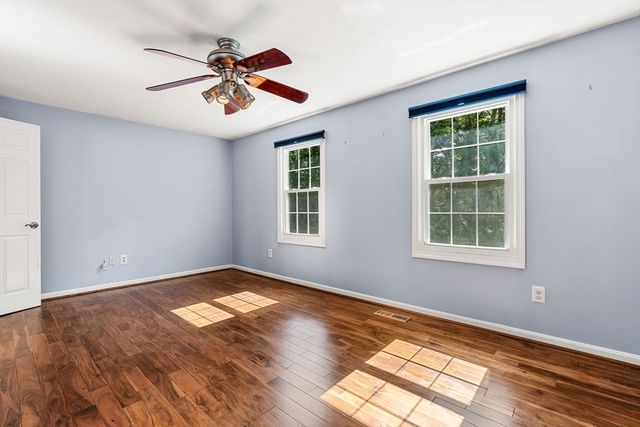 148 Heritage Dr 148, Tewksbury, MA 01876